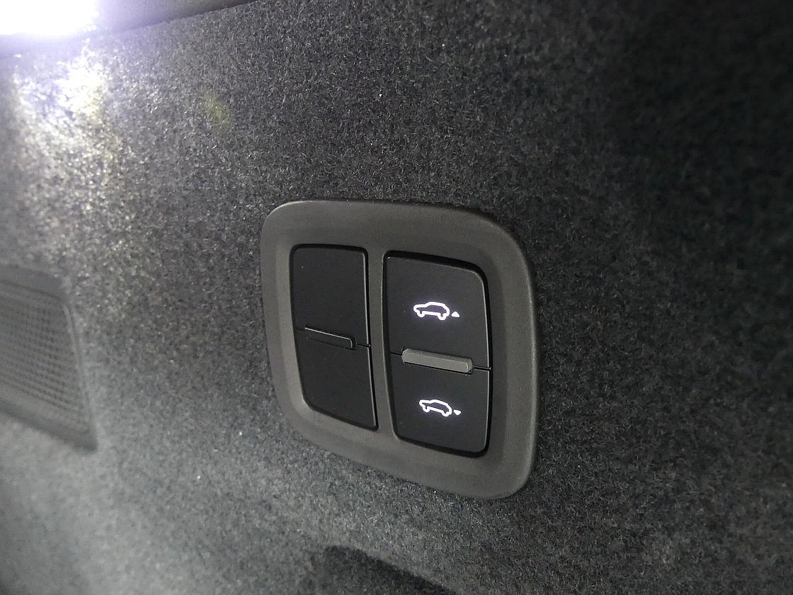 포르쉐 카이엔 3세대 3.0 E-하이브리드 쿠페 플래티넘 에디션