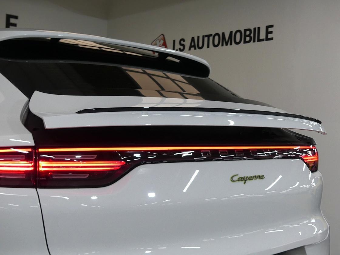 포르쉐 카이엔 3세대 3.0 E-하이브리드 쿠페 플래티넘 에디션