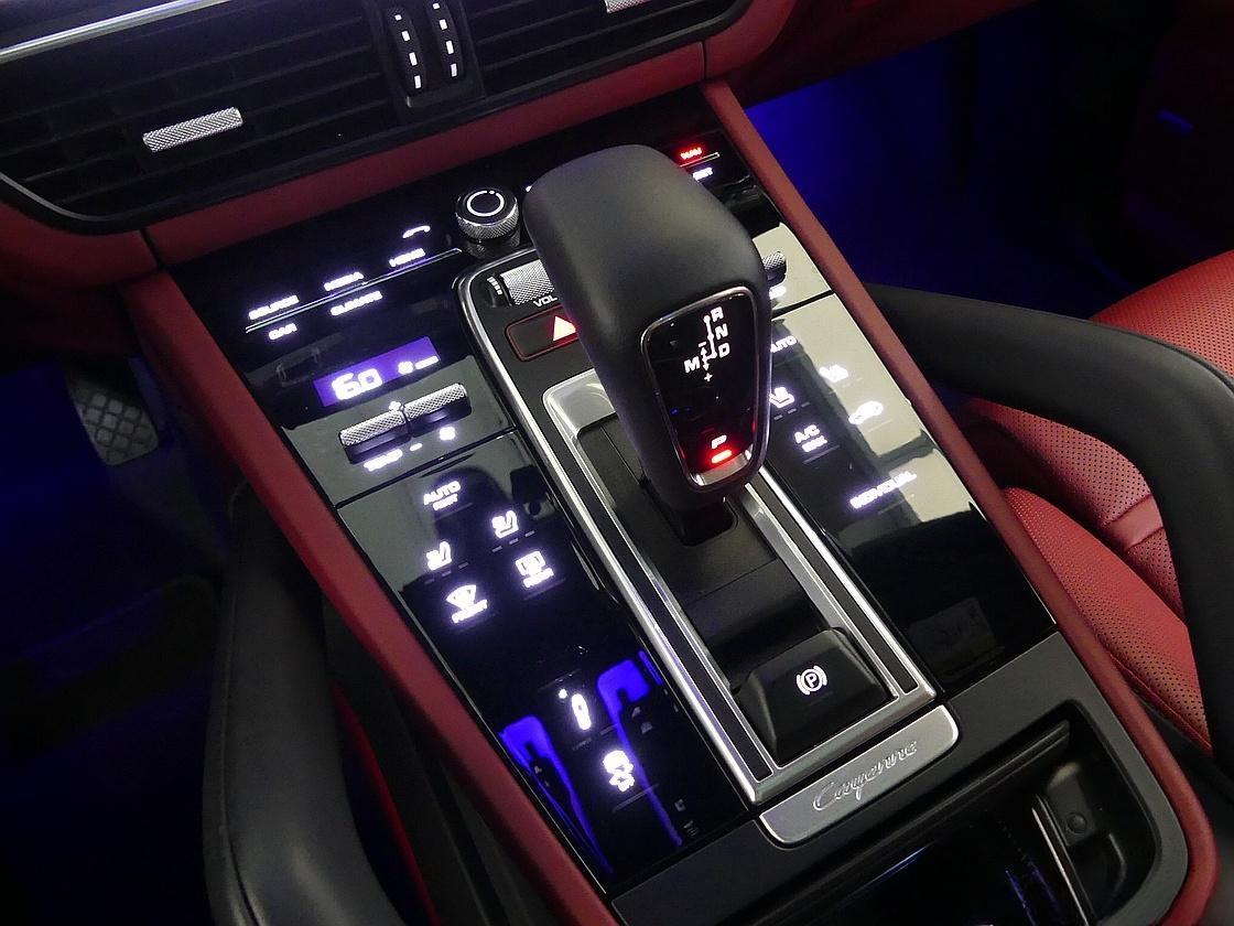 포르쉐 카이엔 3세대 3.0 E-하이브리드 쿠페 플래티넘 에디션