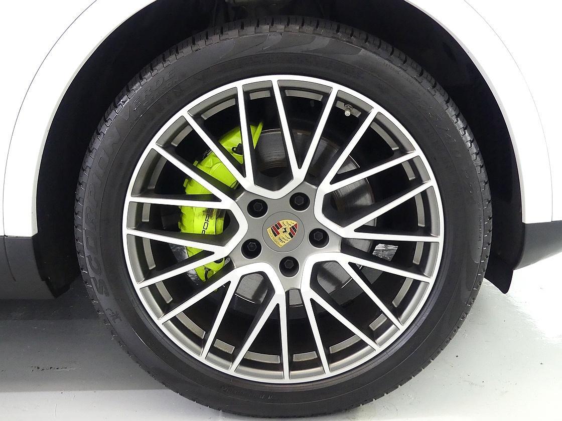 포르쉐 카이엔 3세대 3.0 E-하이브리드 쿠페 플래티넘 에디션