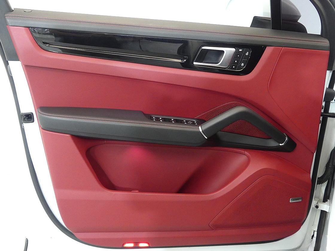 포르쉐 카이엔 3세대 3.0 플래티넘 에디션