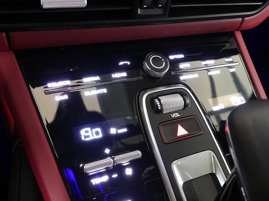 포르쉐 카이엔 3세대 3.0 플래티넘 에디션