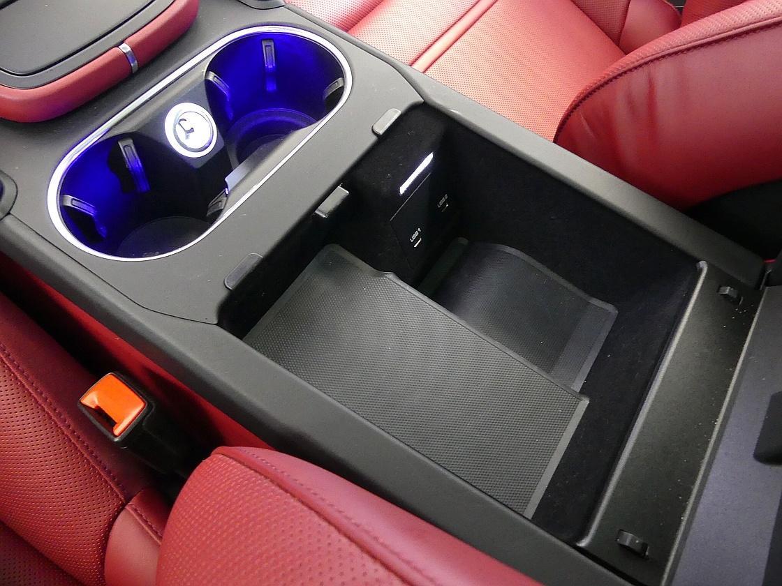 포르쉐 카이엔 3세대 3.0 플래티넘 에디션