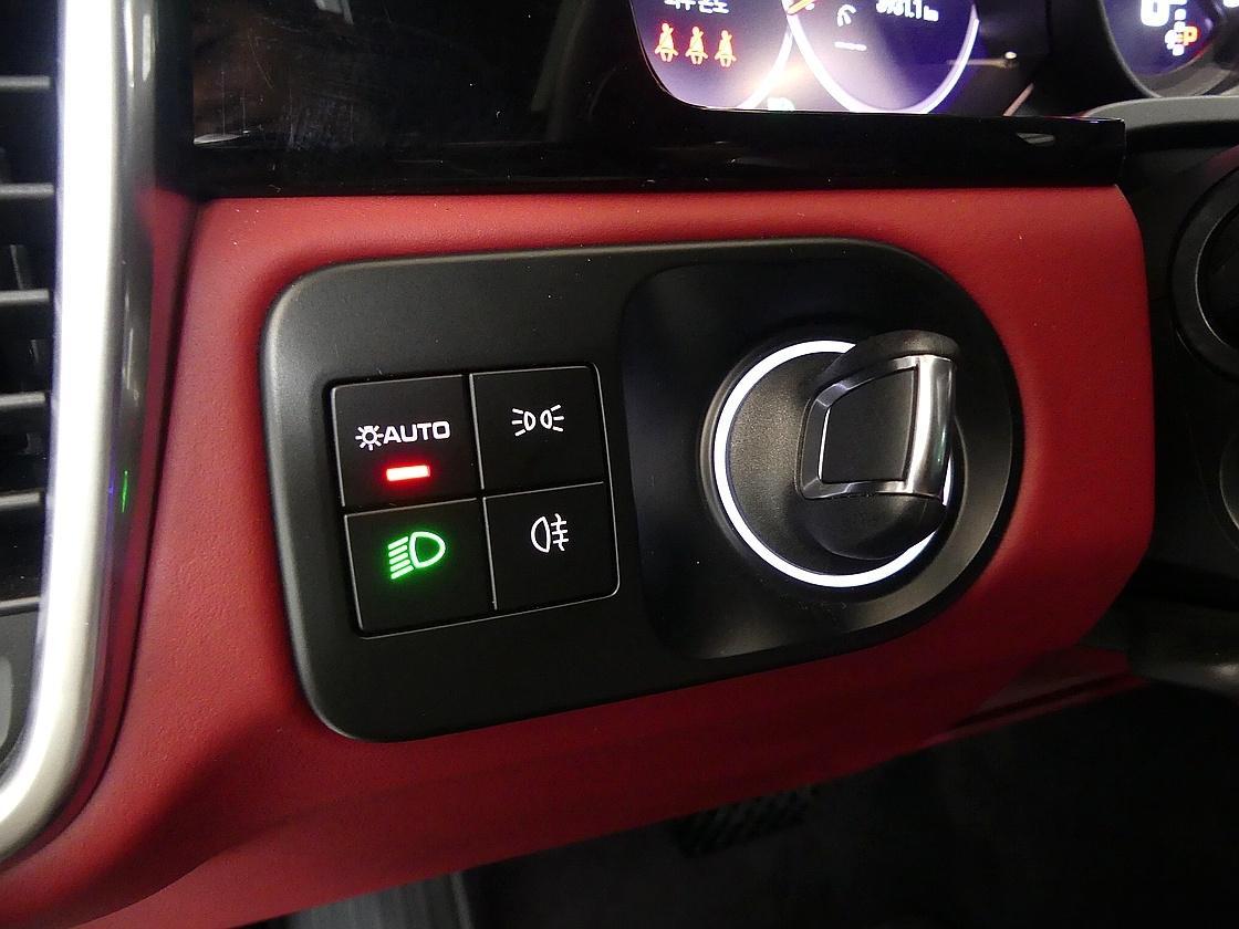 포르쉐 카이엔 3세대 3.0 플래티넘 에디션