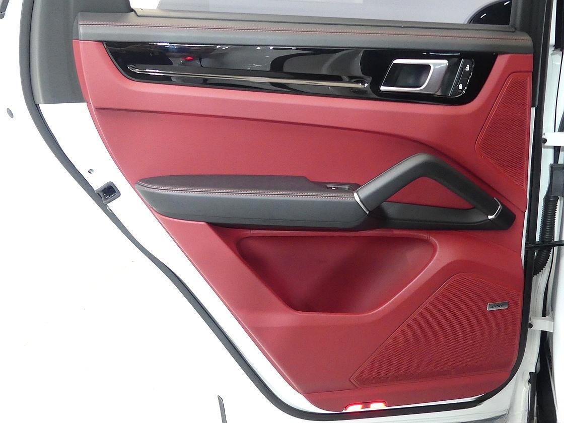 포르쉐 카이엔 3세대 3.0 플래티넘 에디션