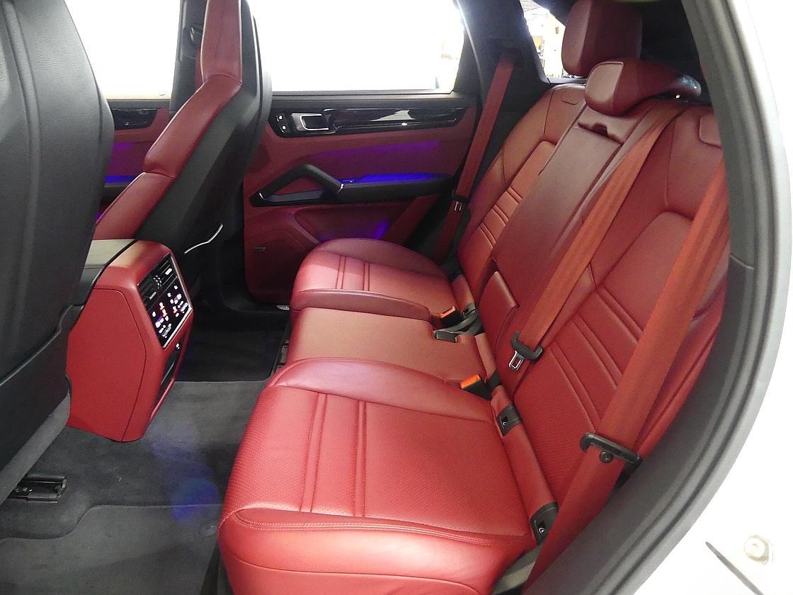 포르쉐 카이엔 3세대 3.0 플래티넘 에디션