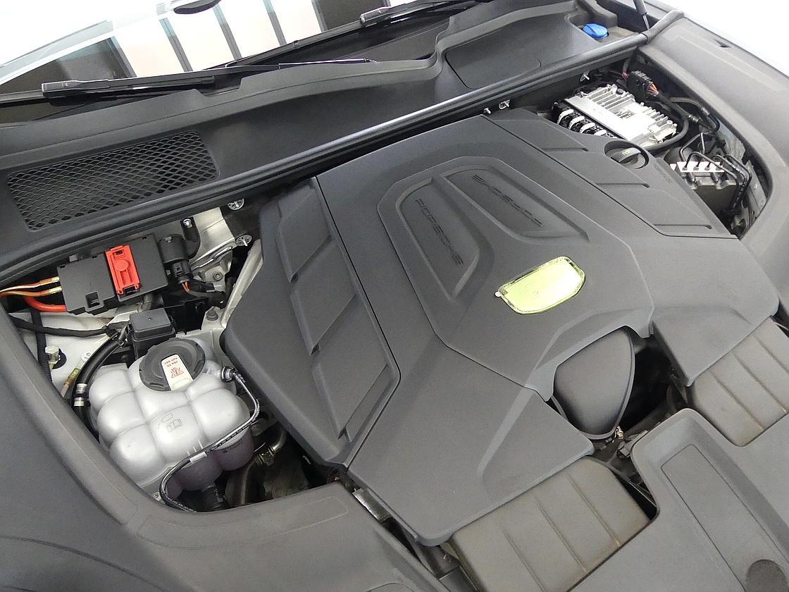 포르쉐 카이엔 3세대 3.0 플래티넘 에디션