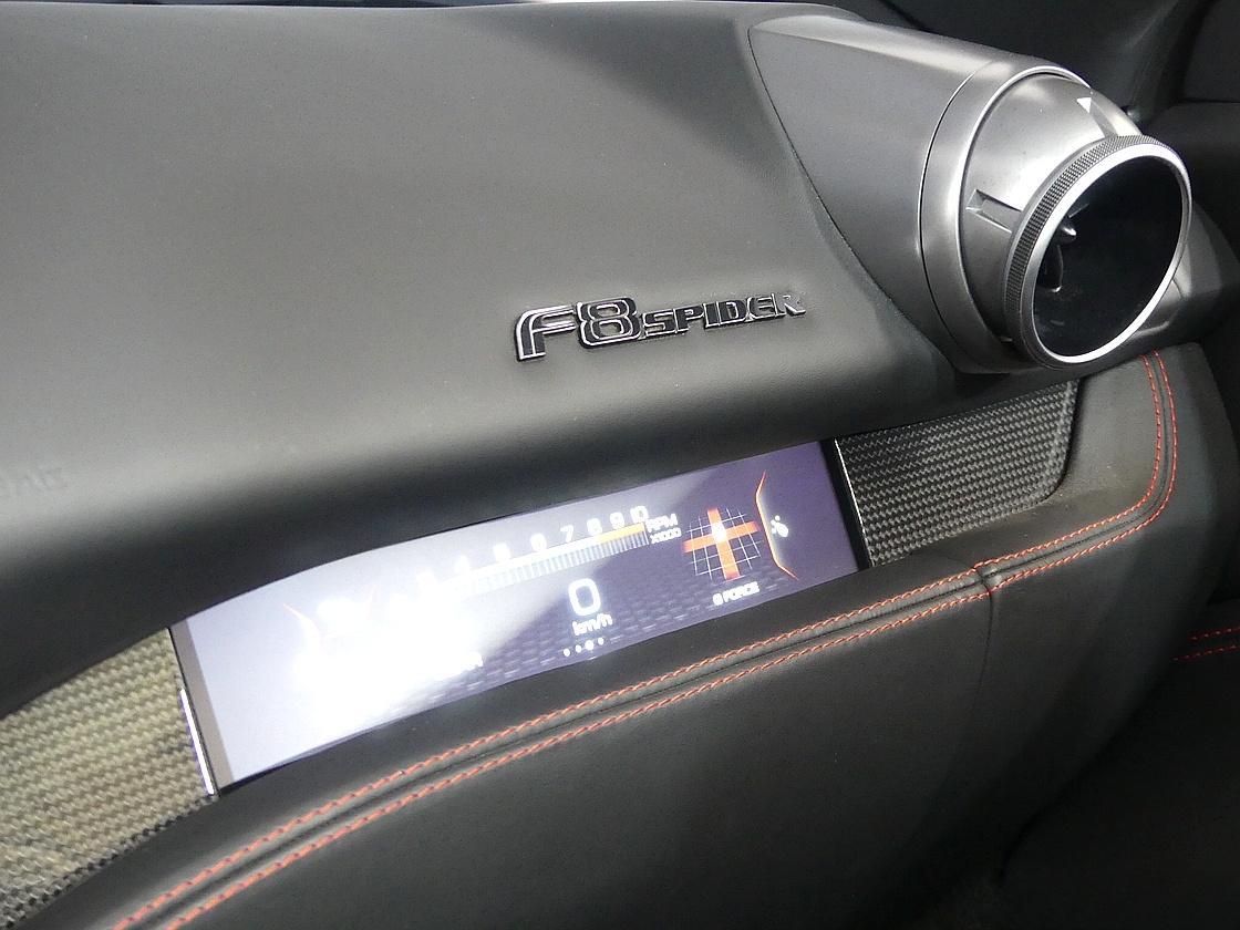 페라리 F8 스파이더 3.9 V8