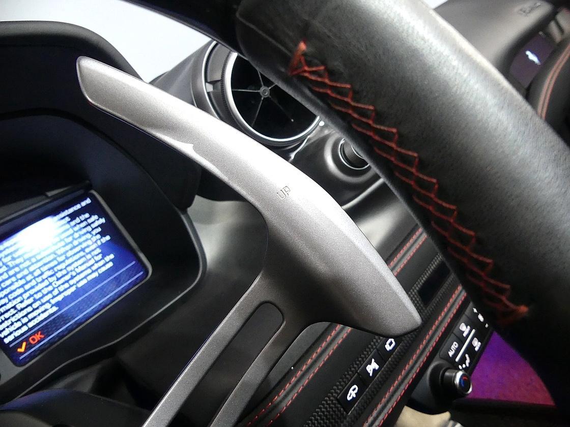 페라리 F8 스파이더 3.9 V8