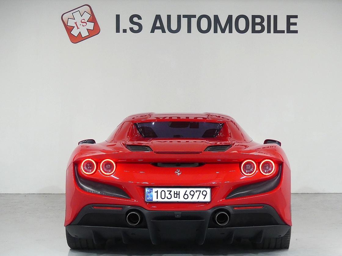 페라리 F8 스파이더 3.9 V8