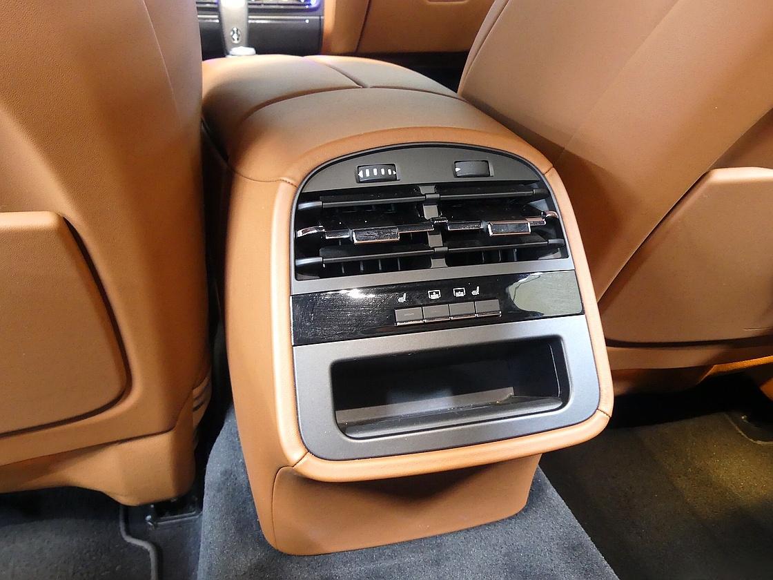 마세라티 콰트로포르테 6세대 3.0