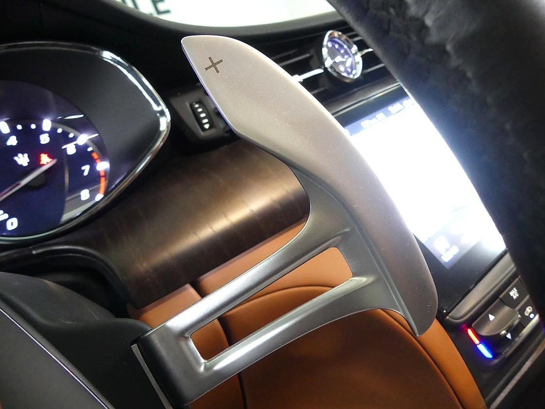 마세라티 콰트로포르테 6세대 3.0