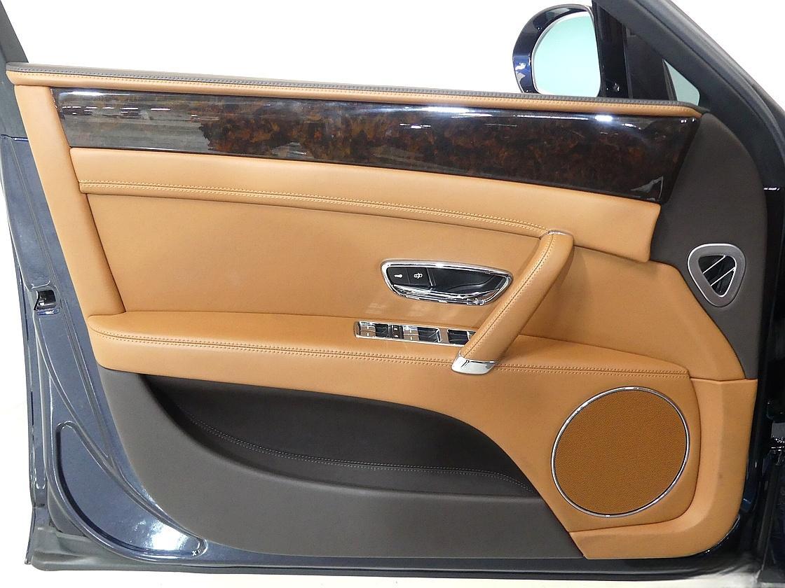 벤틀리 플라잉스퍼 2세대 4.0