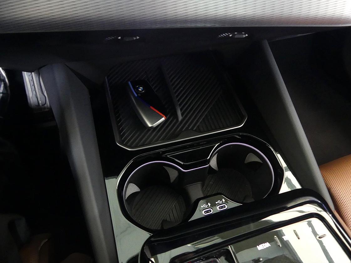 BMW 8세대 530i xDrive M 스포츠