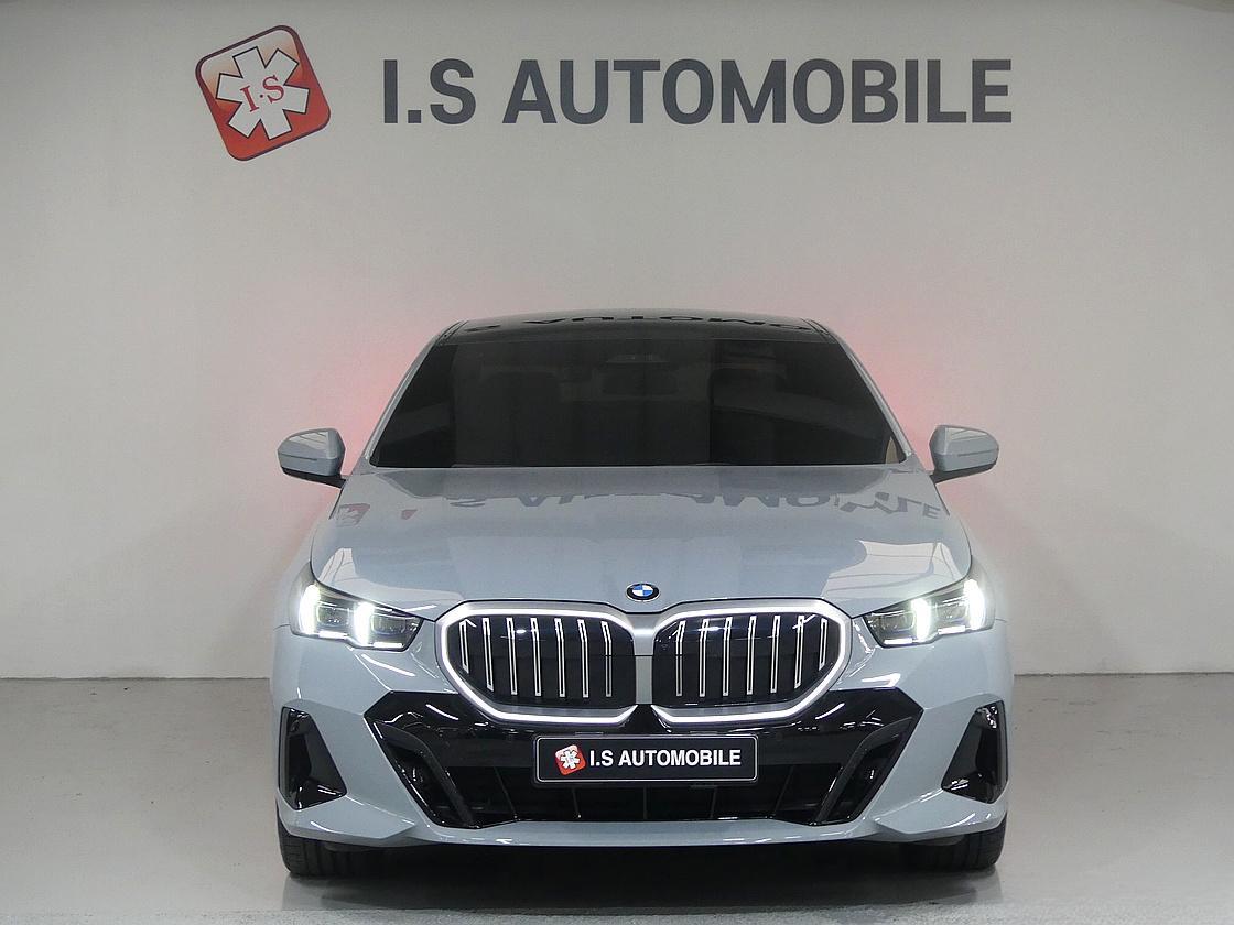 BMW 8세대 530i xDrive M 스포츠