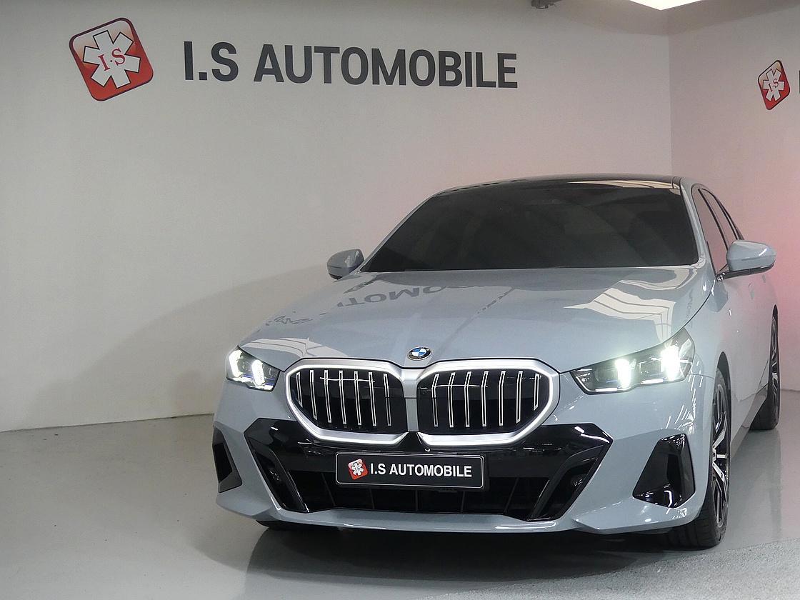 BMW 8세대 530i xDrive M 스포츠