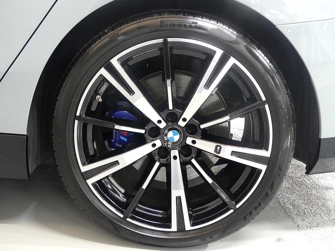 BMW 8세대 530i xDrive M 스포츠