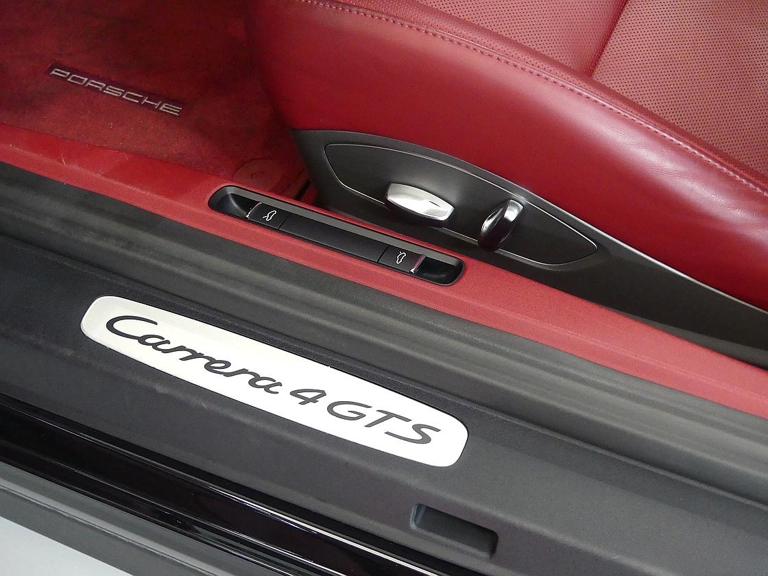 포르쉐 911 8세대 카레라 4 GTS 카브리올레