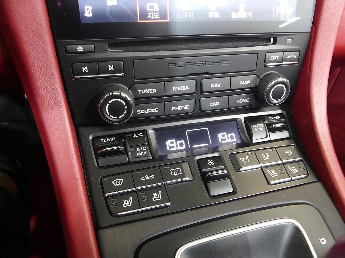 포르쉐 911 8세대 카레라 4 GTS 카브리올레