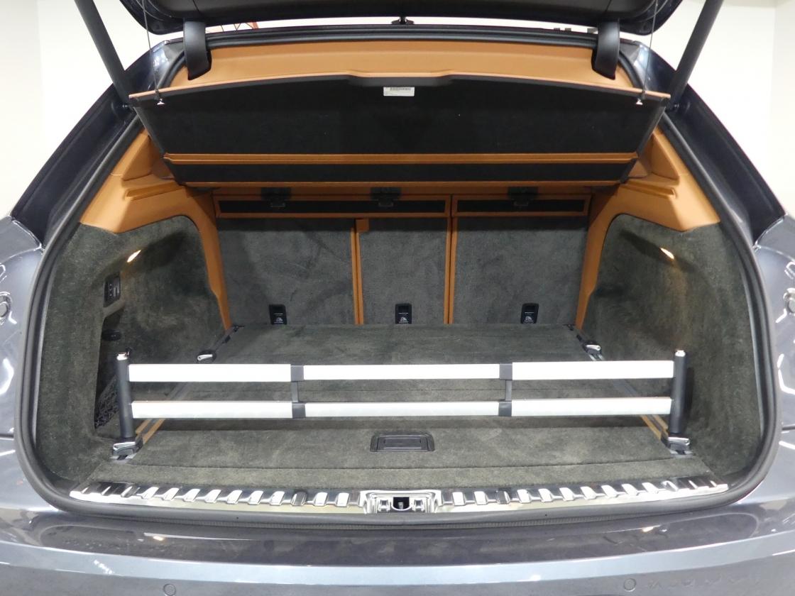 벤틀리 벤테이가 4.0 V8