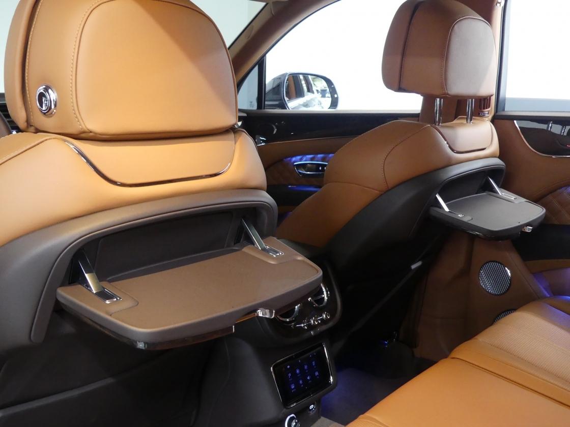 벤틀리 벤테이가 4.0 V8