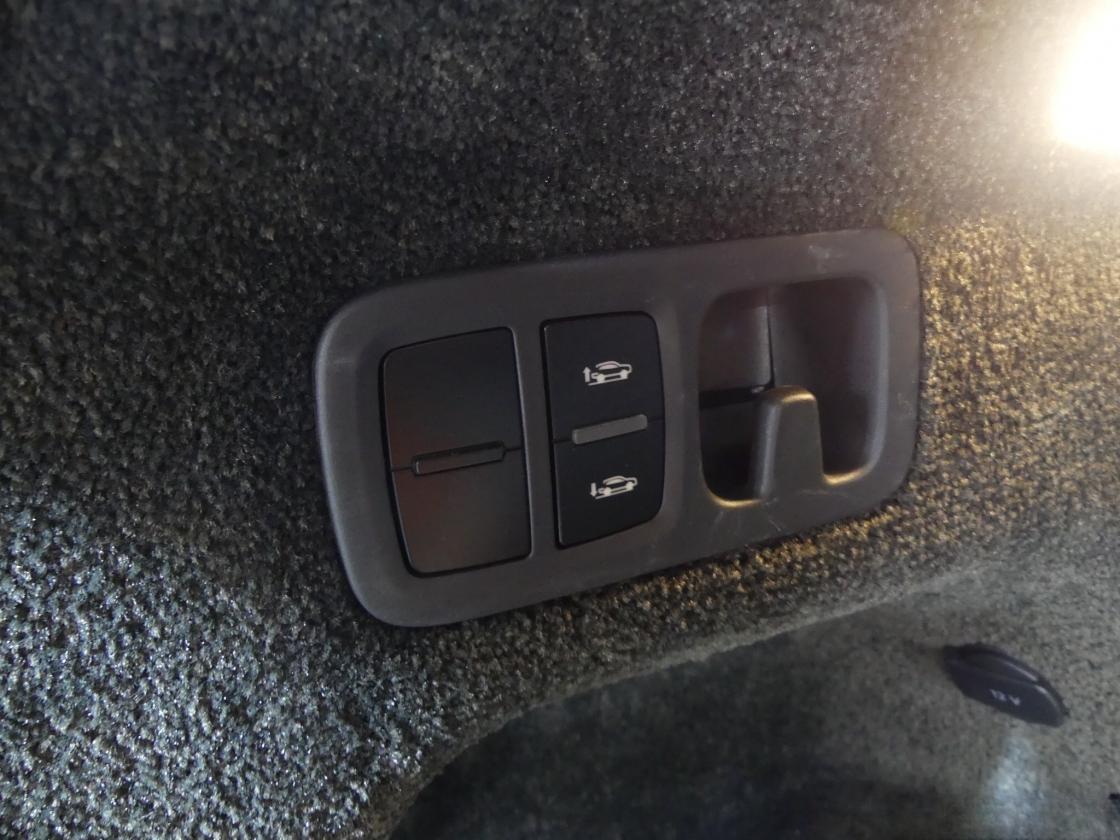 벤틀리 벤테이가 4.0 V8