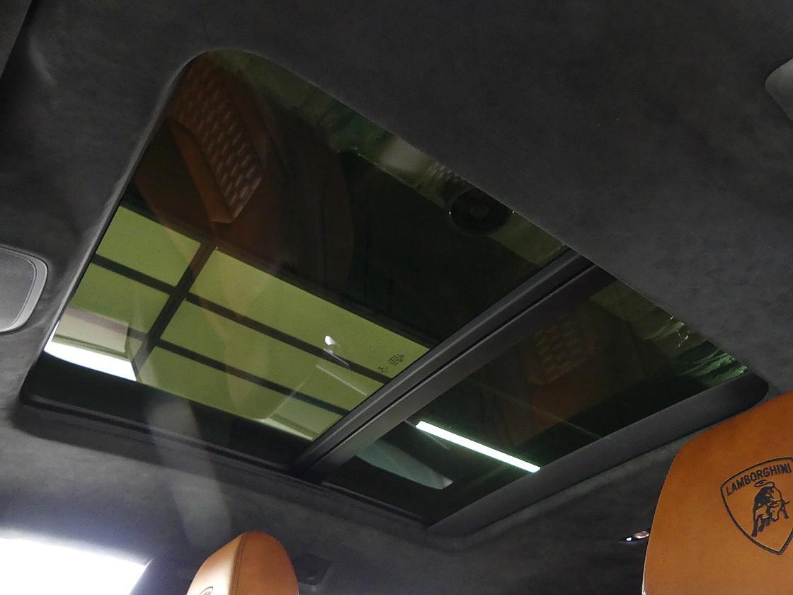 람보르기니 우루스 4.0 V8