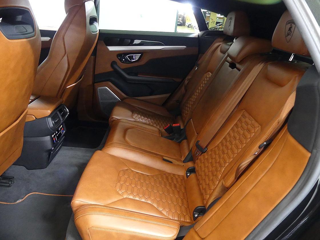 람보르기니 우루스 4.0 V8