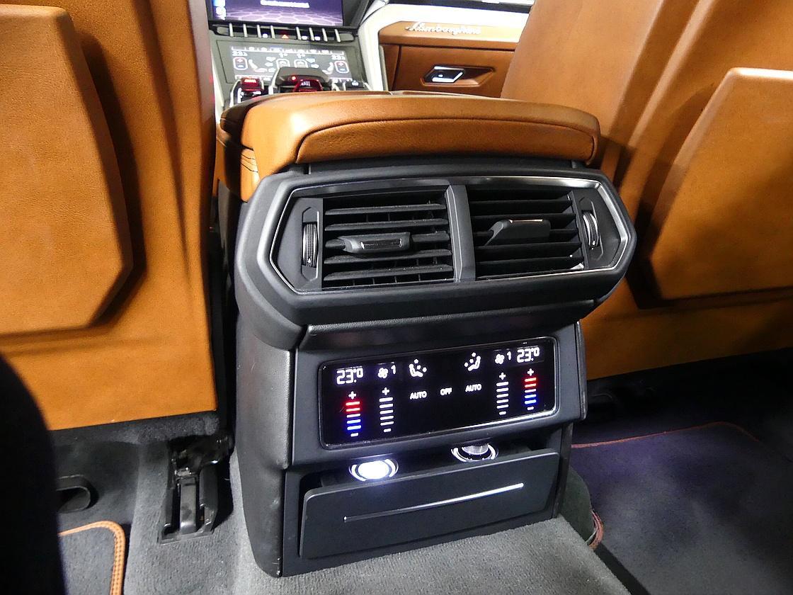 람보르기니 우루스 4.0 V8