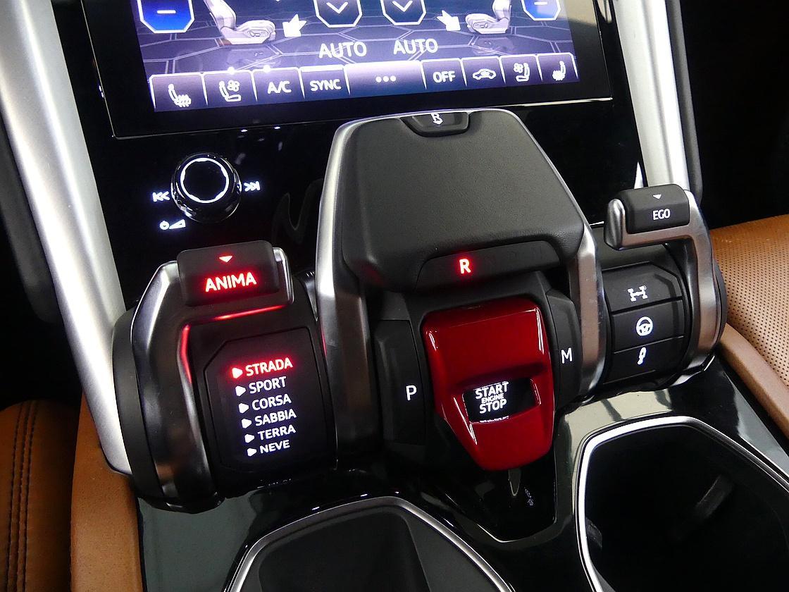 람보르기니 우루스 4.0 V8