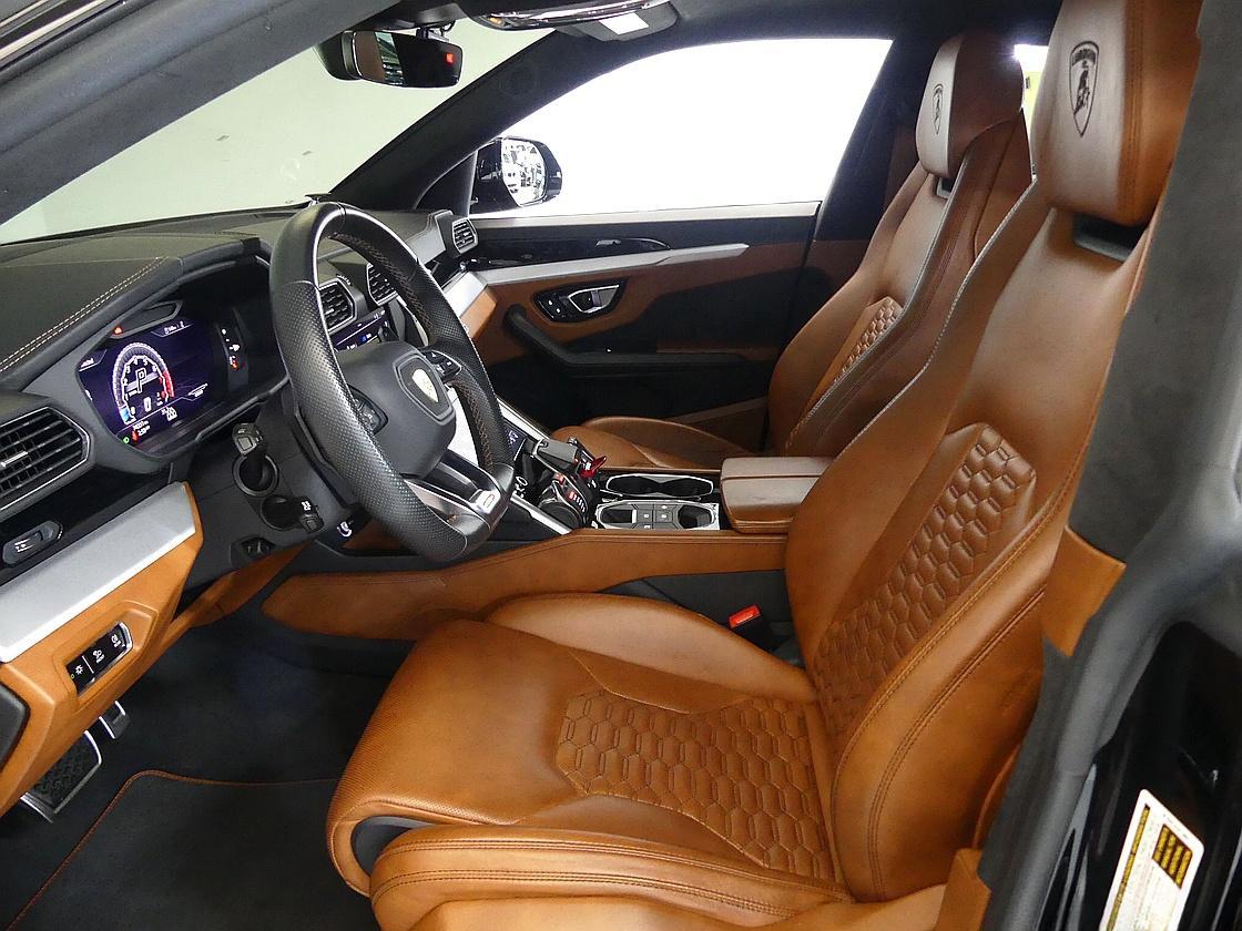 람보르기니 우루스 4.0 V8