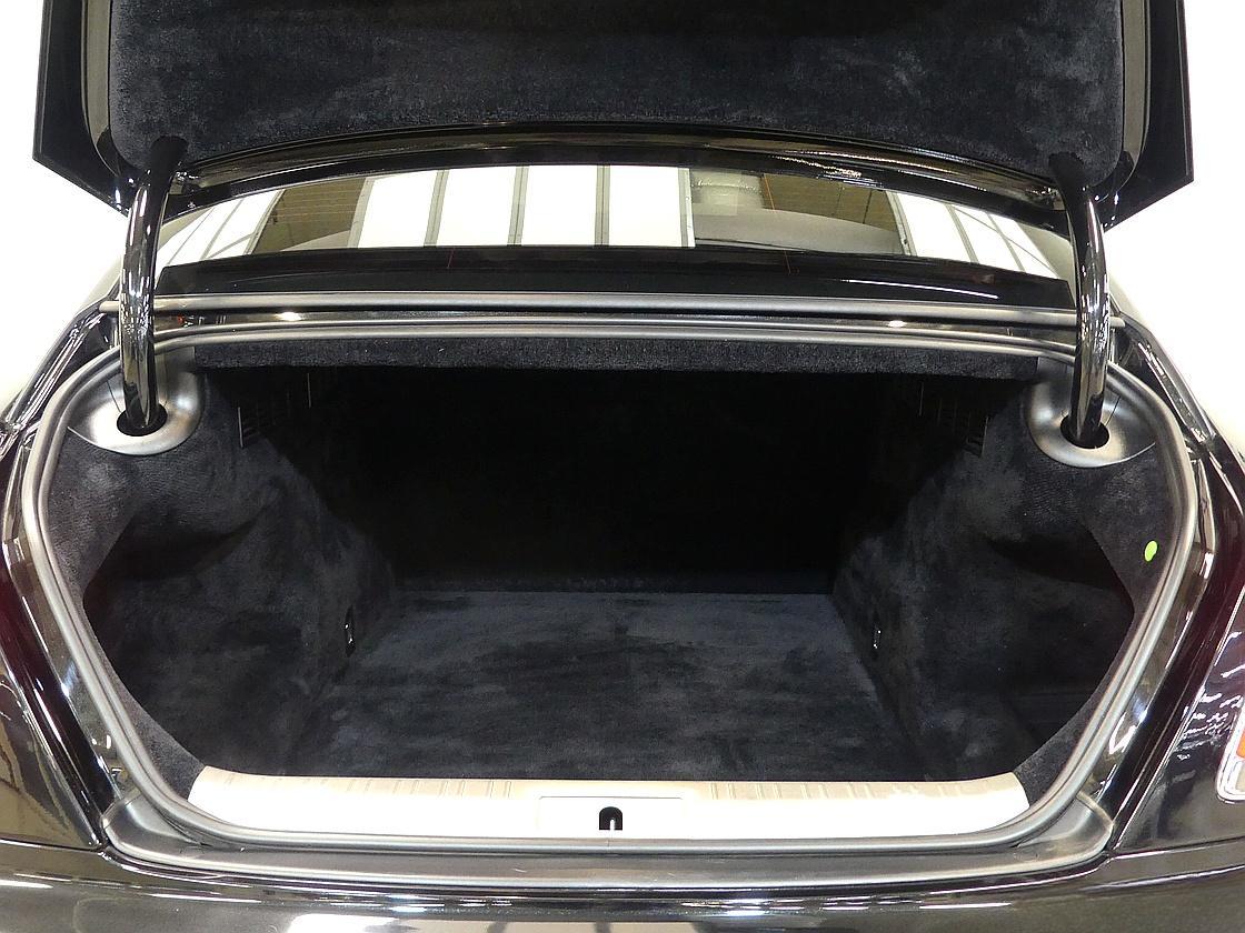 롤스로이스 레이스 6.6 V12 블랙 배지