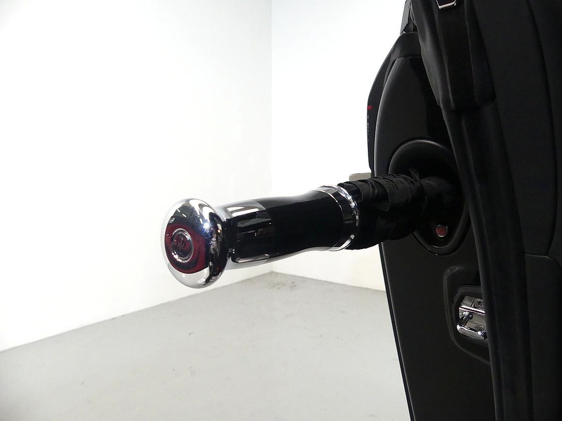 롤스로이스 레이스 6.6 V12 블랙 배지