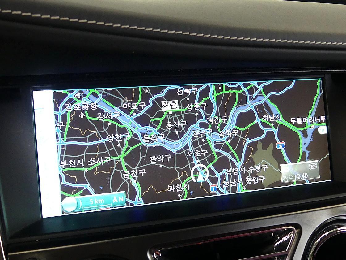 롤스로이스 레이스 6.6 V12 블랙 배지