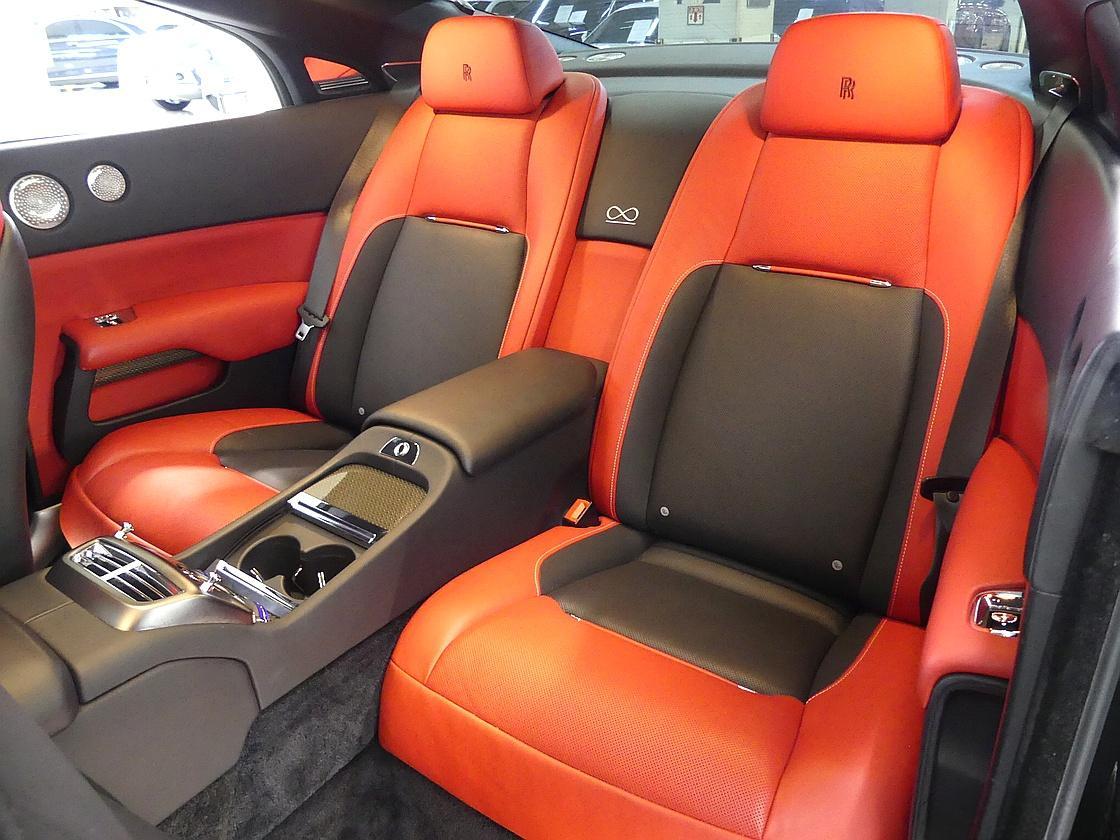 롤스로이스 레이스 6.6 V12 블랙 배지