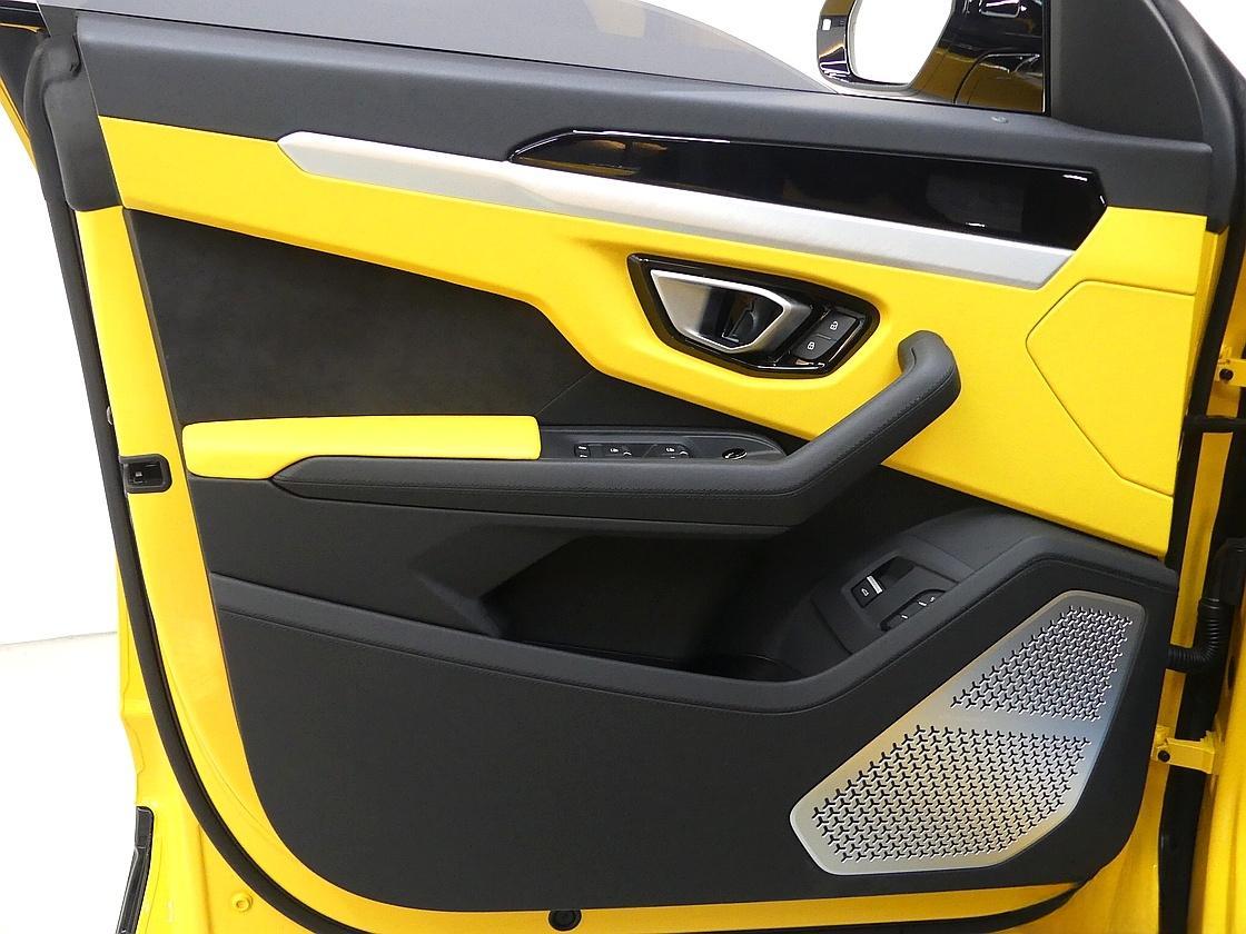 람보르기니 우루스 4.0 V8