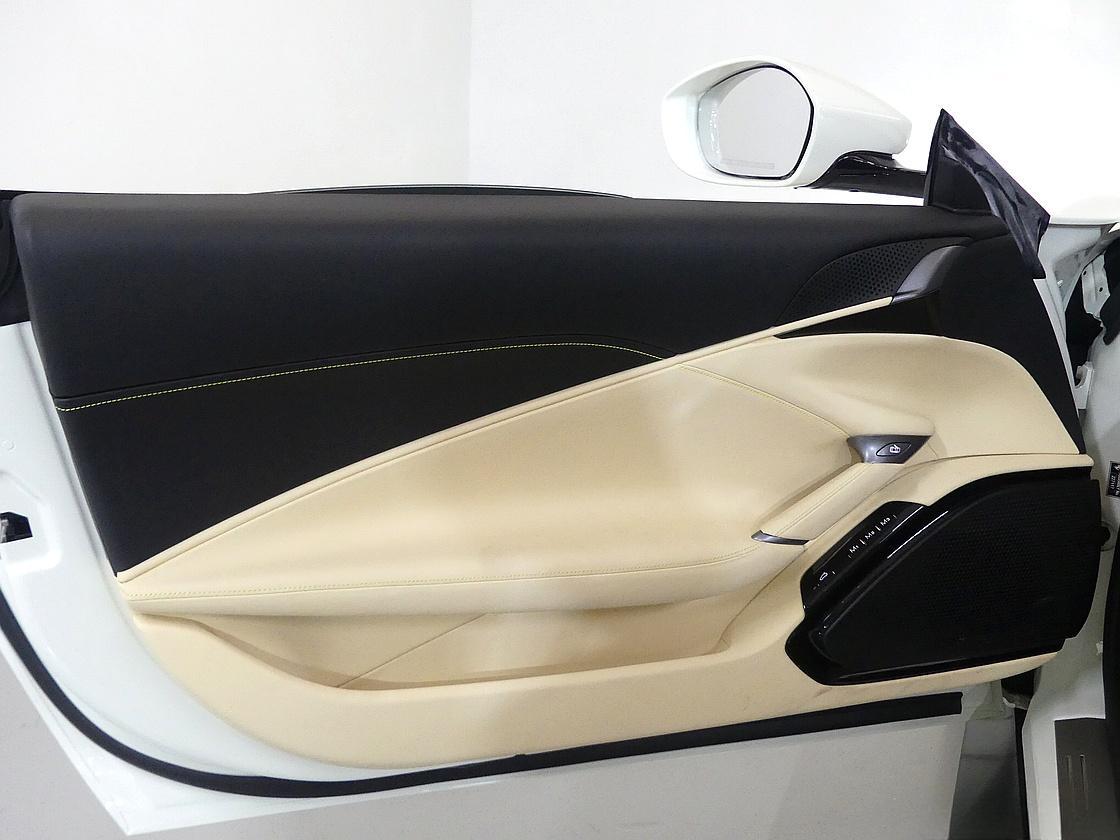 페라리 로마 스파이더 3.9 V8