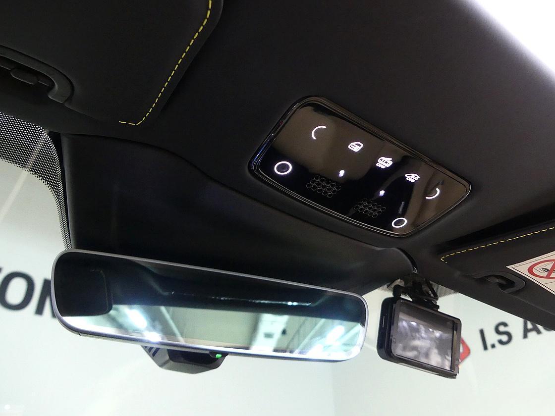 페라리 로마 스파이더 3.9 V8