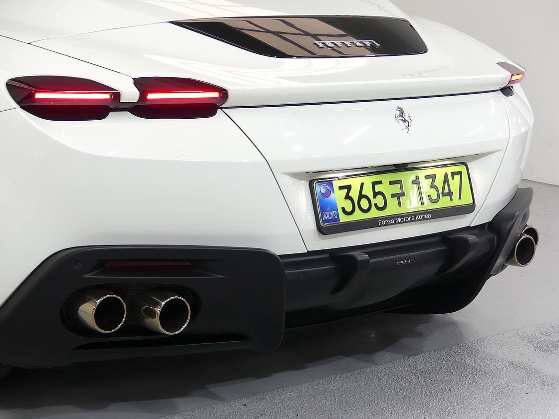 페라리 로마 스파이더 3.9 V8