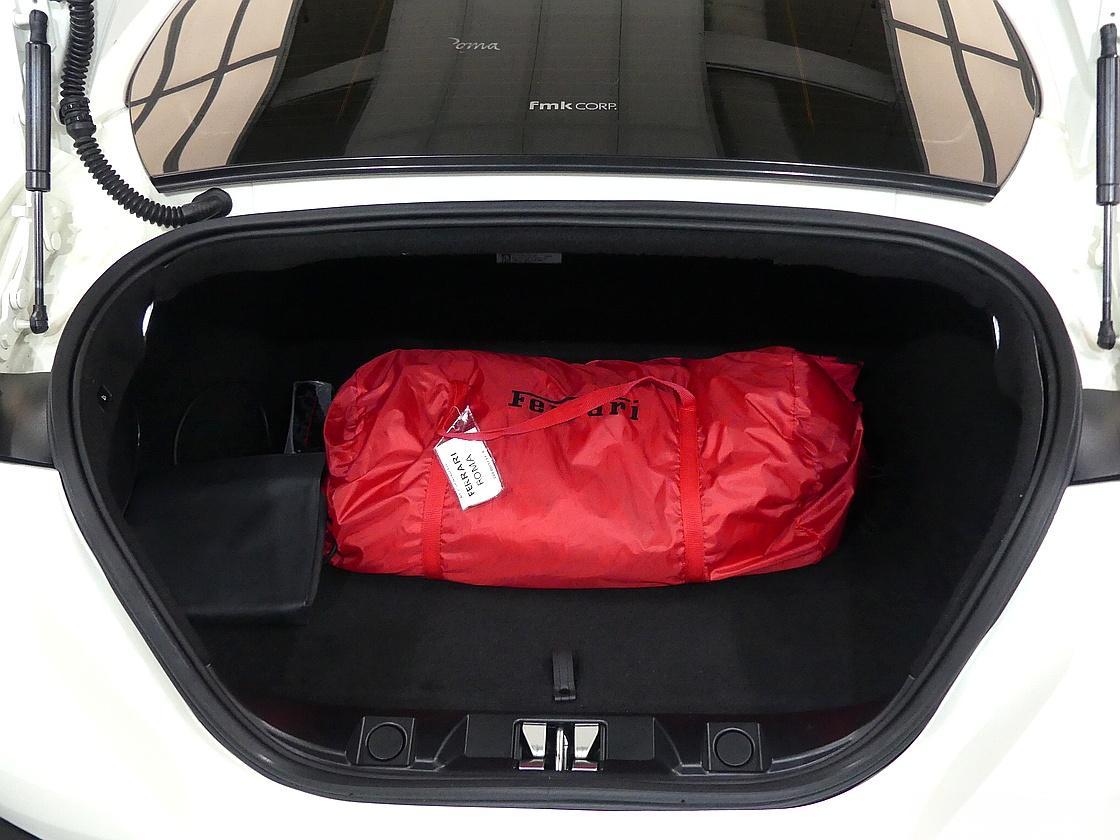 페라리 로마 3.9 V8