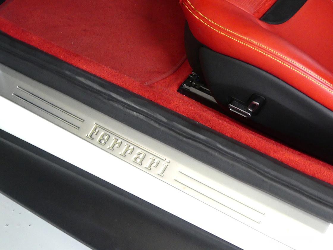 페라리 로마 3.9 V8