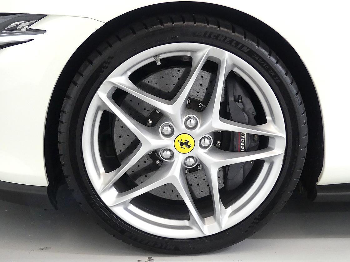 페라리 로마 3.9 V8