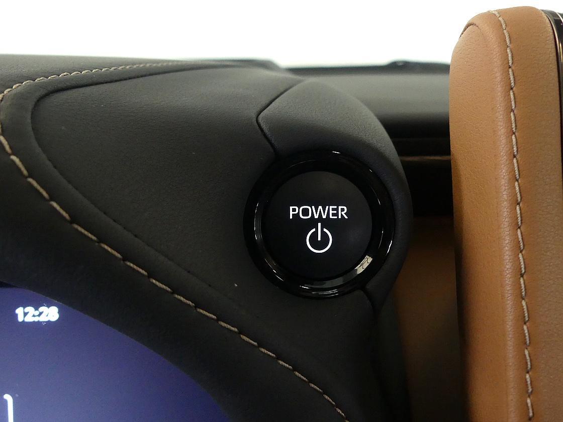 토요타 알파드 2.5 HEV AWD