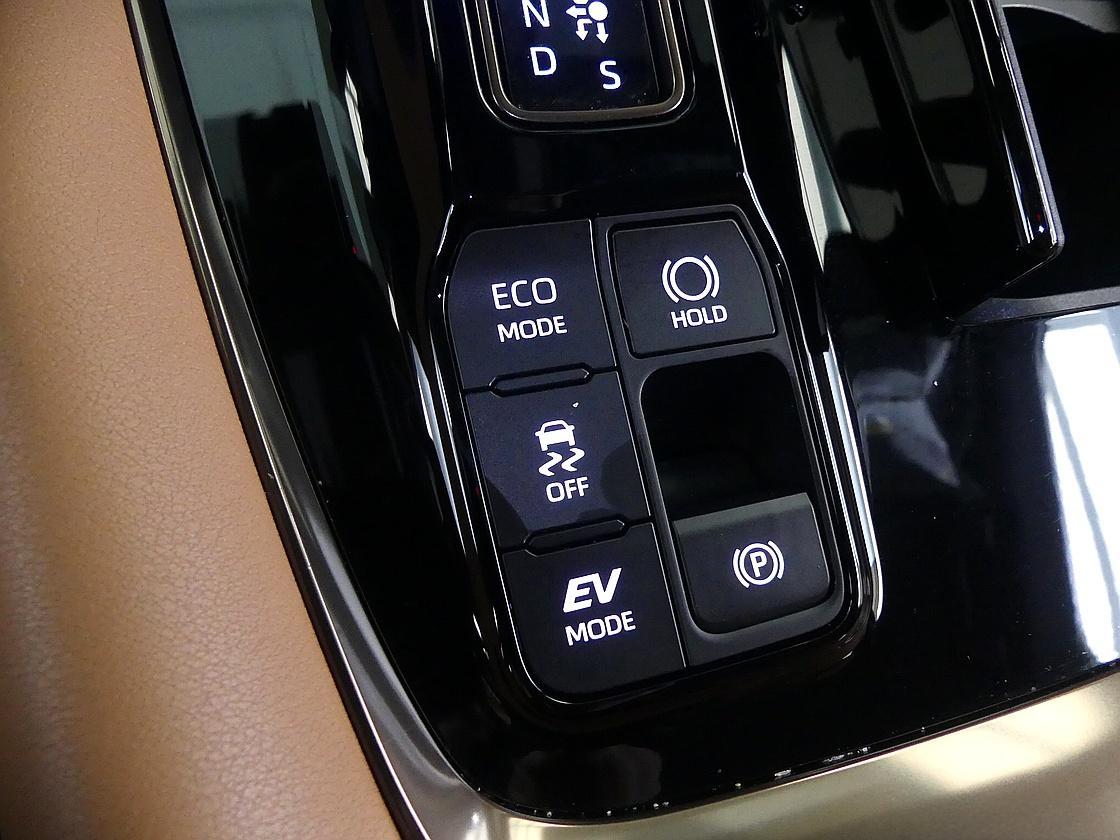 토요타 알파드 2.5 HEV AWD