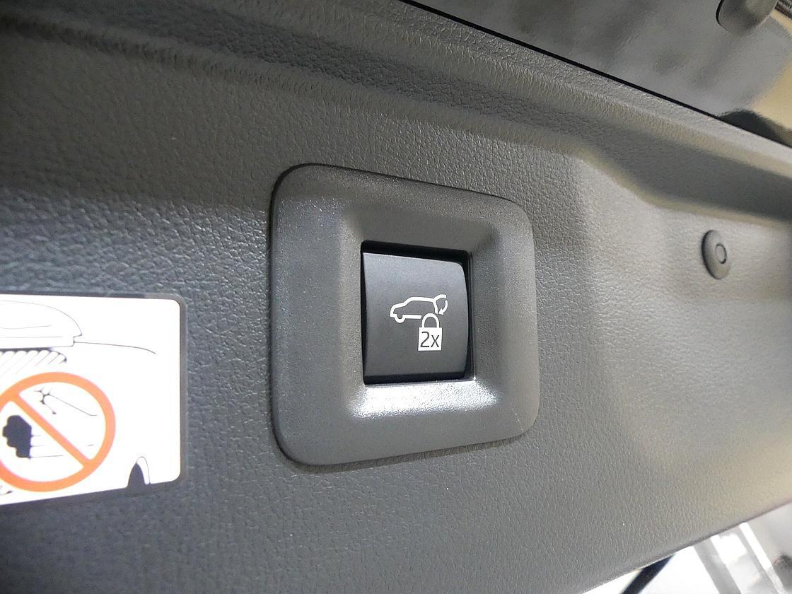 토요타 알파드 2.5 HEV AWD