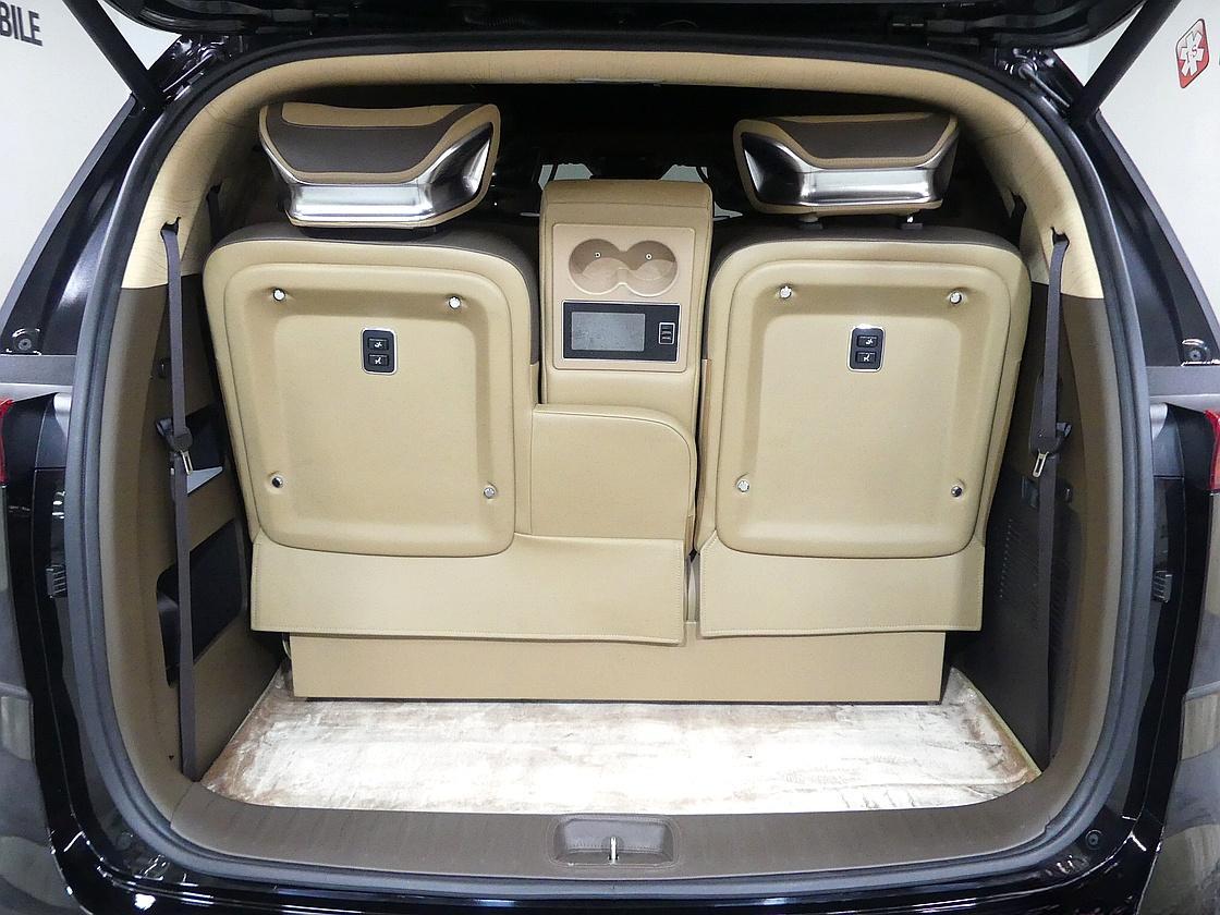 에스모터스 카니발 하이리무진 벤테일러