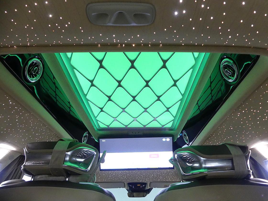 에스모터스 카니발 하이리무진 벤테일러