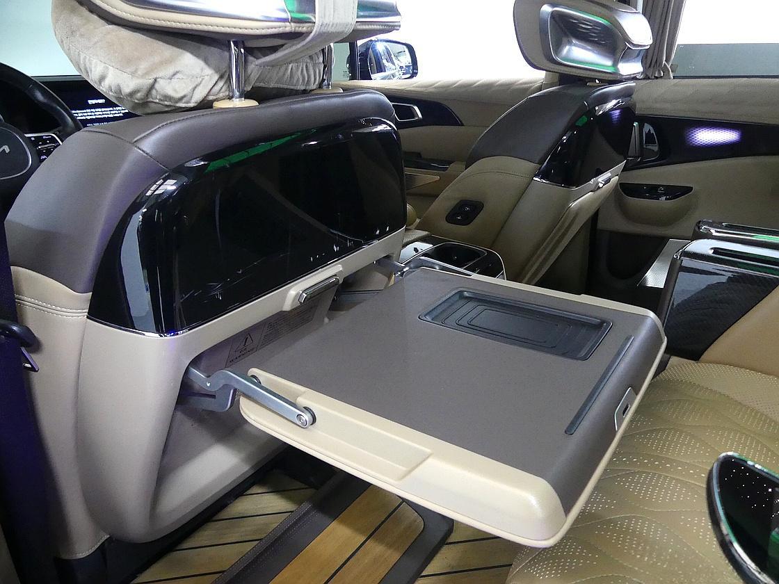 에스모터스 카니발 하이리무진 벤테일러