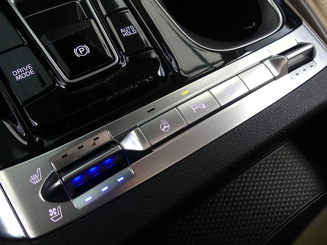 에스모터스 카니발 하이리무진 벤테일러