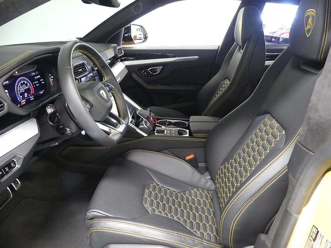 람보르기니 우루스 4.0 V8